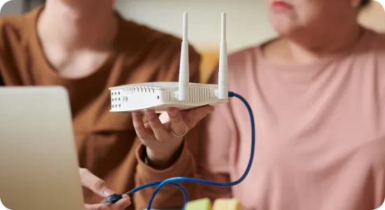 Docking Stations & Hubs